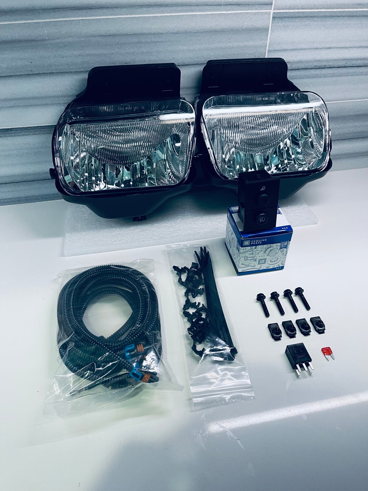 2003-2006 Silverado or GMC Sierra OEM fog light kit RZ Lightz 2003-2006 Silverado or GMC Sierra OEM fog light kit RZ Lightz
