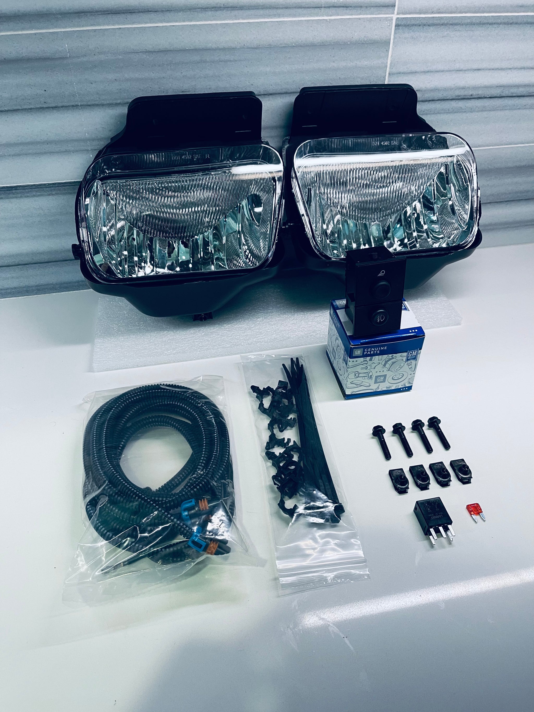 2003-2006 Silverado or GMC Sierra OEM fog light kit RZ Lightz 2003-2006 Silverado or GMC Sierra OEM fog light kit RZ Lightz