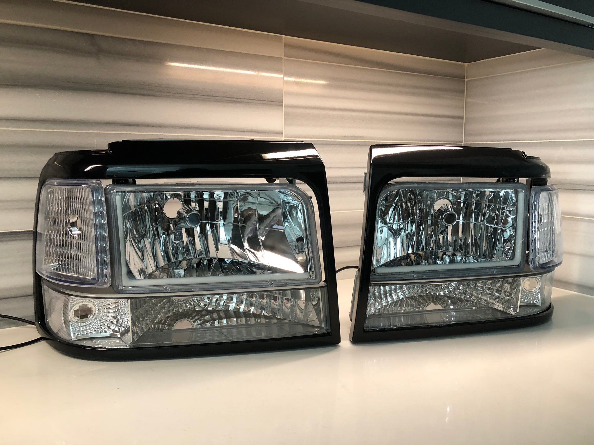 EAGLE EYES Euro Headlights + Corner Signals For 92-96 Ford Bronco F-150/250/350